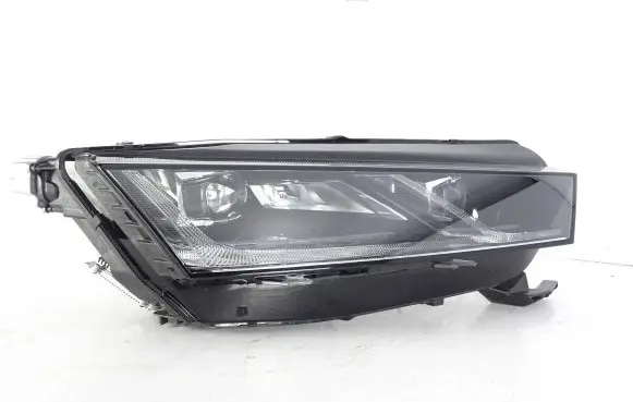 Skoda Octavia Mk4 Headlight/headlamp 5E4941016A