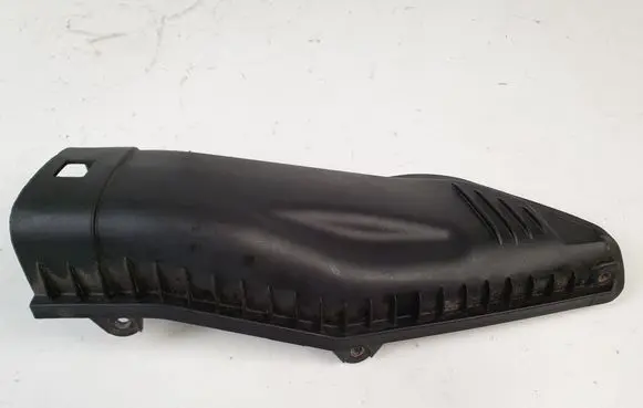 BMW 5 E60 E61 Air filter box cover 7789109