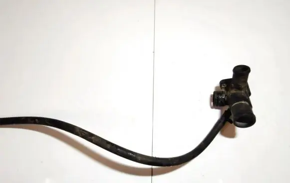 Volkswagen PASSAT B5 Engine coolant pipe/hose 06a121133ae