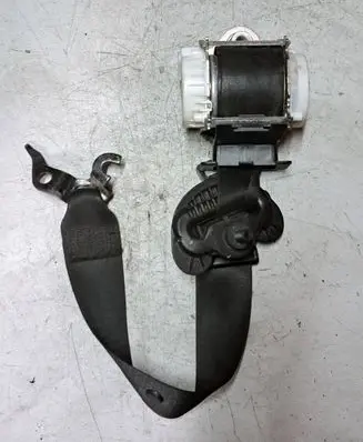 Ford Focus Rear seatbelt 33035173
