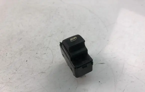 Peugeot Partner Electric window control switch 96624231