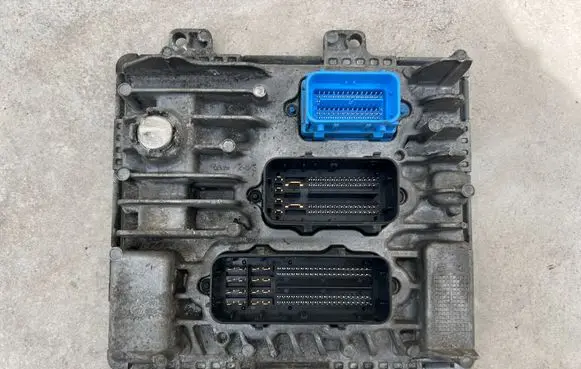 Opel Insignia B Engine control unit/module 55505569
