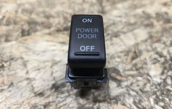 Infiniti QX80 Child safety switch 19824K4
