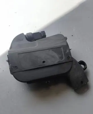 Renault Trafic II (X83) Air filter box 8200325553