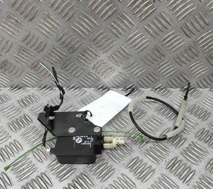 BMW 6 E63 E64 Fuel tank cap lock 6987635