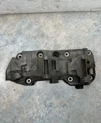 BMW X5 F15 Engine mounting bracket 8506863 11168506863 174786