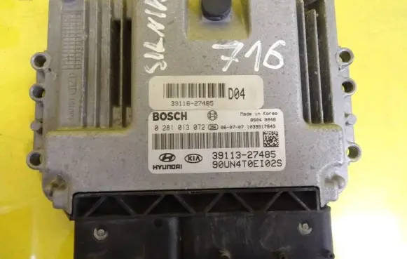 KIA Carens I Engine control unit/module 0281013072