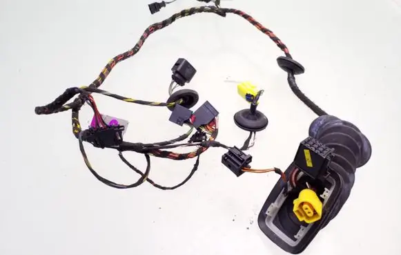 Skoda Octavia Mk2 (1Z) Front door wiring loom 1Z0121G