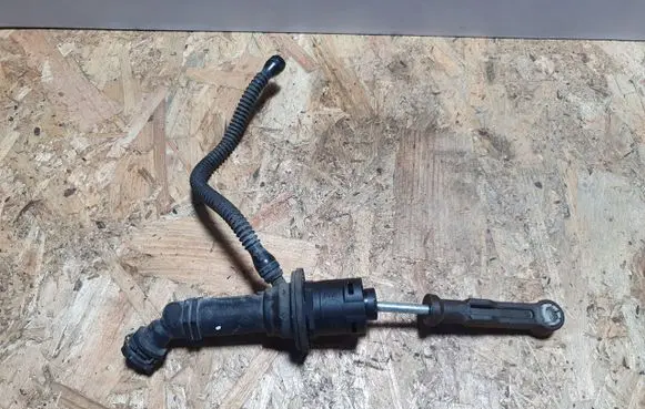 Dacia Dokker Clutch master cylinder 306104118R