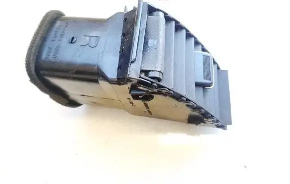 Toyota Prius (XW20) Dash center air vent grill 5568047020 55680-47020