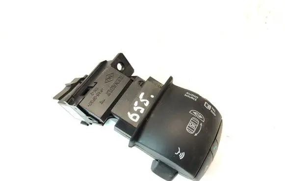 Multifunctional control switch/knob