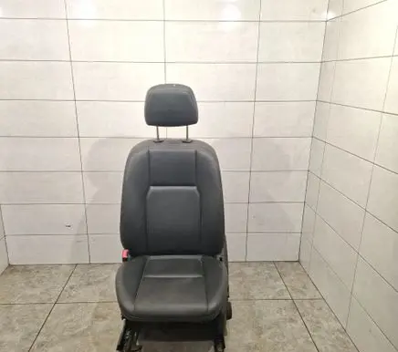 Mercedes-Benz C W204 Front driver seat A2048602369