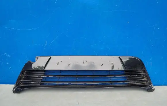 Toyota Verso Front bumper lower grill 531120F070