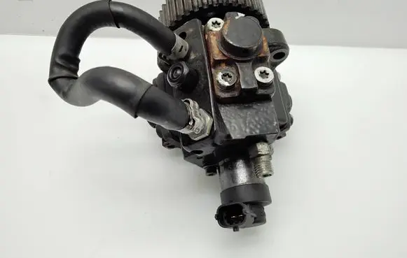 Opel Zafira C Fuel injection high pressure pump 55574632 0445010248 121793
