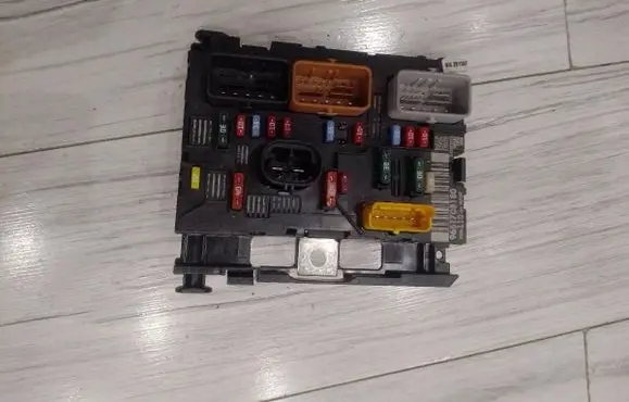 Peugeot 207 BSM Control unit 9661708180