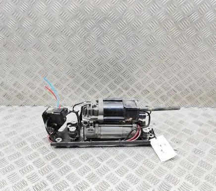 BMW 5 F10 F11 Air suspension compressor/pump 6875176