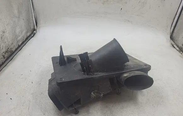 Mercedes-Benz ML W163 Air filter box A1635000016