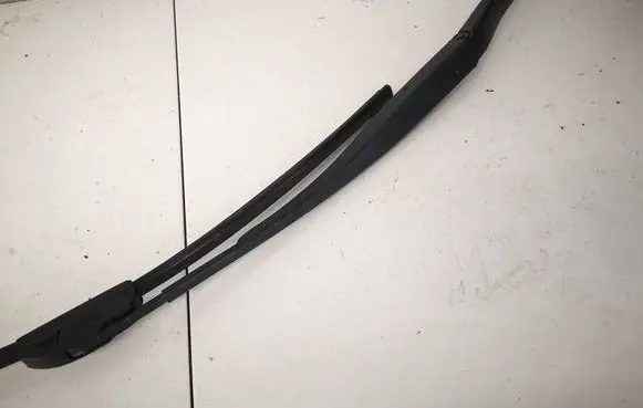 Honda CR-V Front wiper blade arm 