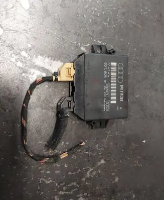 Audi A3 S3 8P Parking PDC control unit/module 8P0919283