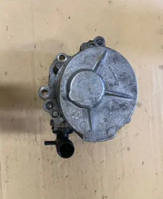 Renault Scenic II - Grand scenic II Vacuum pump D163322916