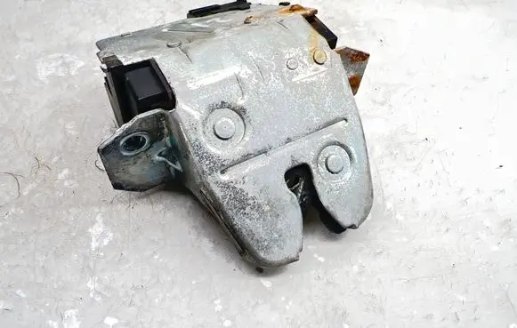 Mercedes-Benz C W203 Tailgate/trunk/boot lock/catch/latch A2037400235