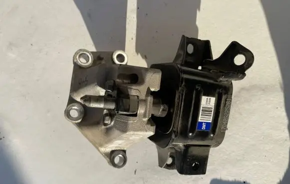 Hyundai i30 Gearbox mount 21830F2000