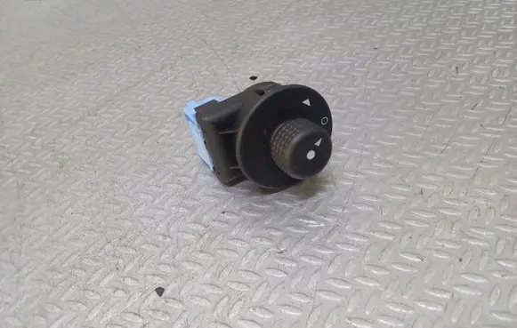 Peugeot 1007 Wing mirror switch