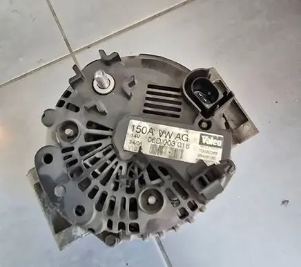 Audi A4 S4 B7 8E 8H Generator/alternator 06D903016