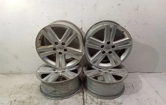 Toyota Auris 150 R17 alloy rim 