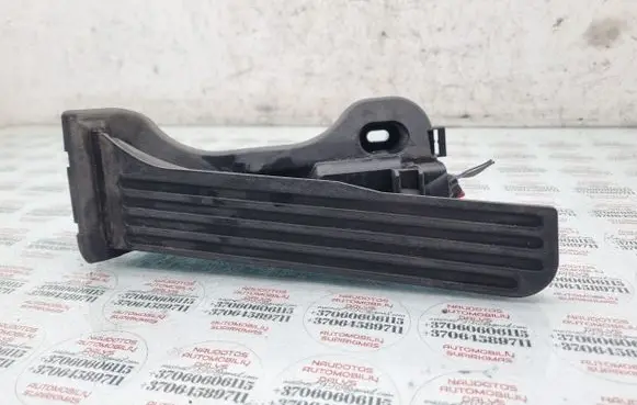 Volkswagen Golf V Accelerator throttle pedal 1K1721503P