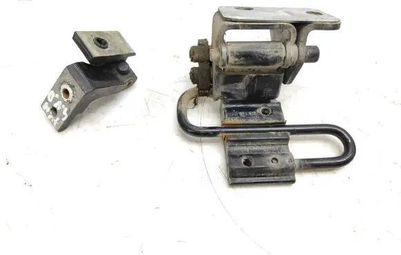 Rear door hinge set