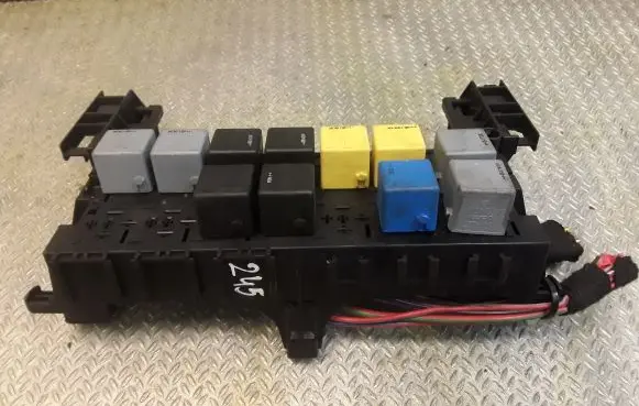 Mercedes-Benz B W245 Fuse box set 1695450001 A1695450001