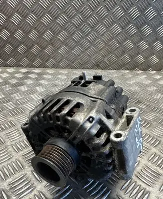 Mercedes-Benz SLK R172 Generator/alternator A0009062822 Q2200A 15W45