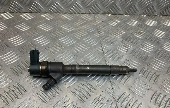 Volvo S80 Fuel injector 30777526