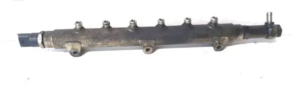 Volvo XC90 Fuel main line pipe
