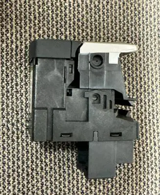 Audi Q3 8U Hand parking brake switch 8U0927225E 142950043