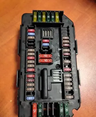 BMW 1 F20 F21 Fuse module 9337879