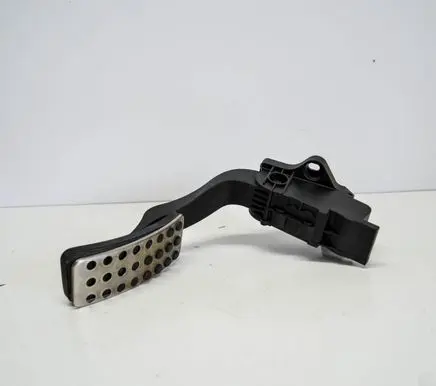 Mercedes-Benz CLA C117 X117 W117 Accelerator throttle pedal A2463001904