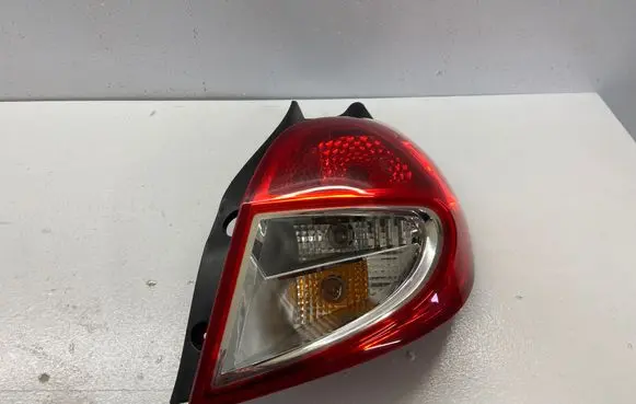 Renault Clio IV Rear/tail lights 26110202 8200886946