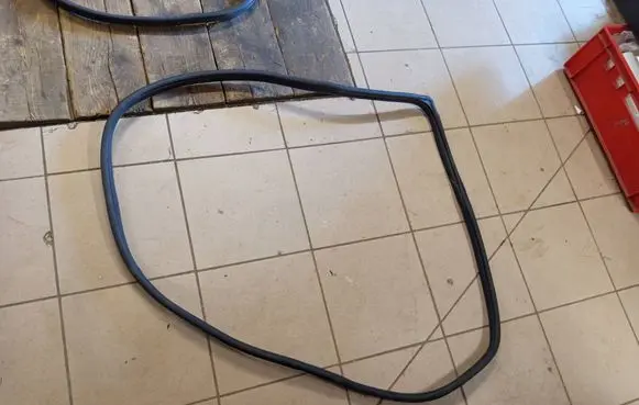 Hyundai Ioniq Rear door rubber seal (on body) 