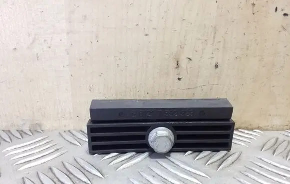 Battery bracket