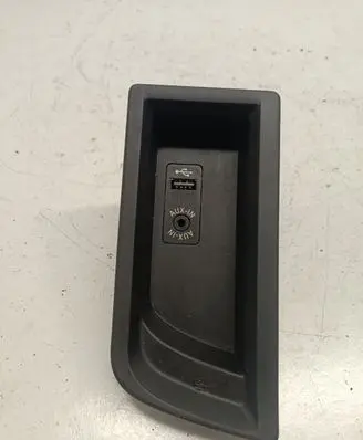 BMW 3 F30 F35 F31 USB socket connector 9207358