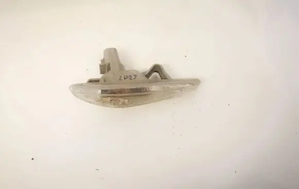 Mazda 6 Front fender indicator light p7389l k2442