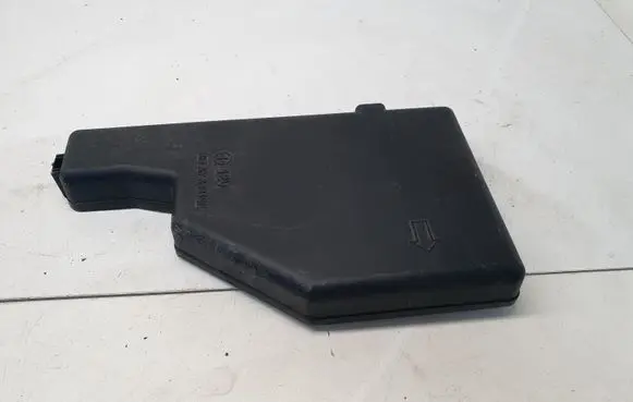 Toyota Prius (XW20) Fuse box cover 8644YA1