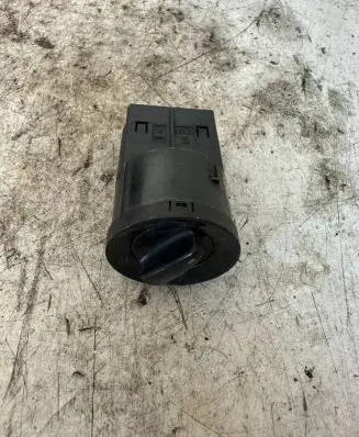 Skoda Fabia Mk2 (5J) Light switch 3B0941531B
