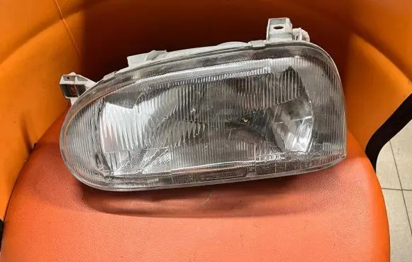 Volkswagen Golf III Headlight/headlamp 084411111L