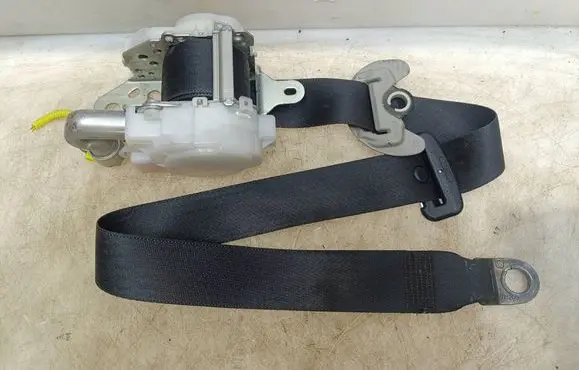 Lexus IS 220D-250-350 Front seatbelt 7M7750P 036699