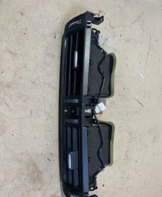 BMW X5 F15 Dash center air vent grill 925264810