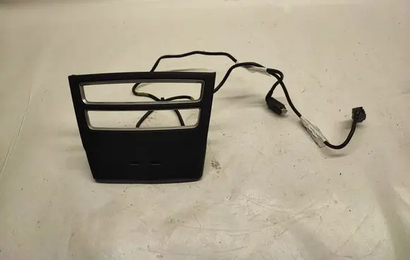 Tesla Model X Other center console (tunnel) element 106450100A