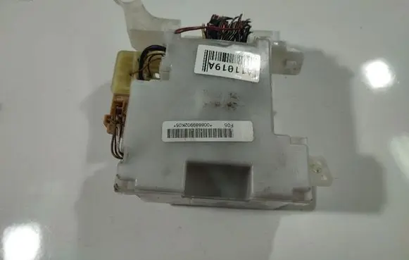 Toyota Avensis T270 Fuse box set 